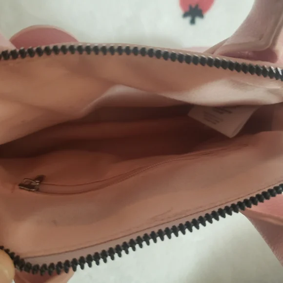 Pink Hello Kitty Mini Handbag - Picture 3 of 3